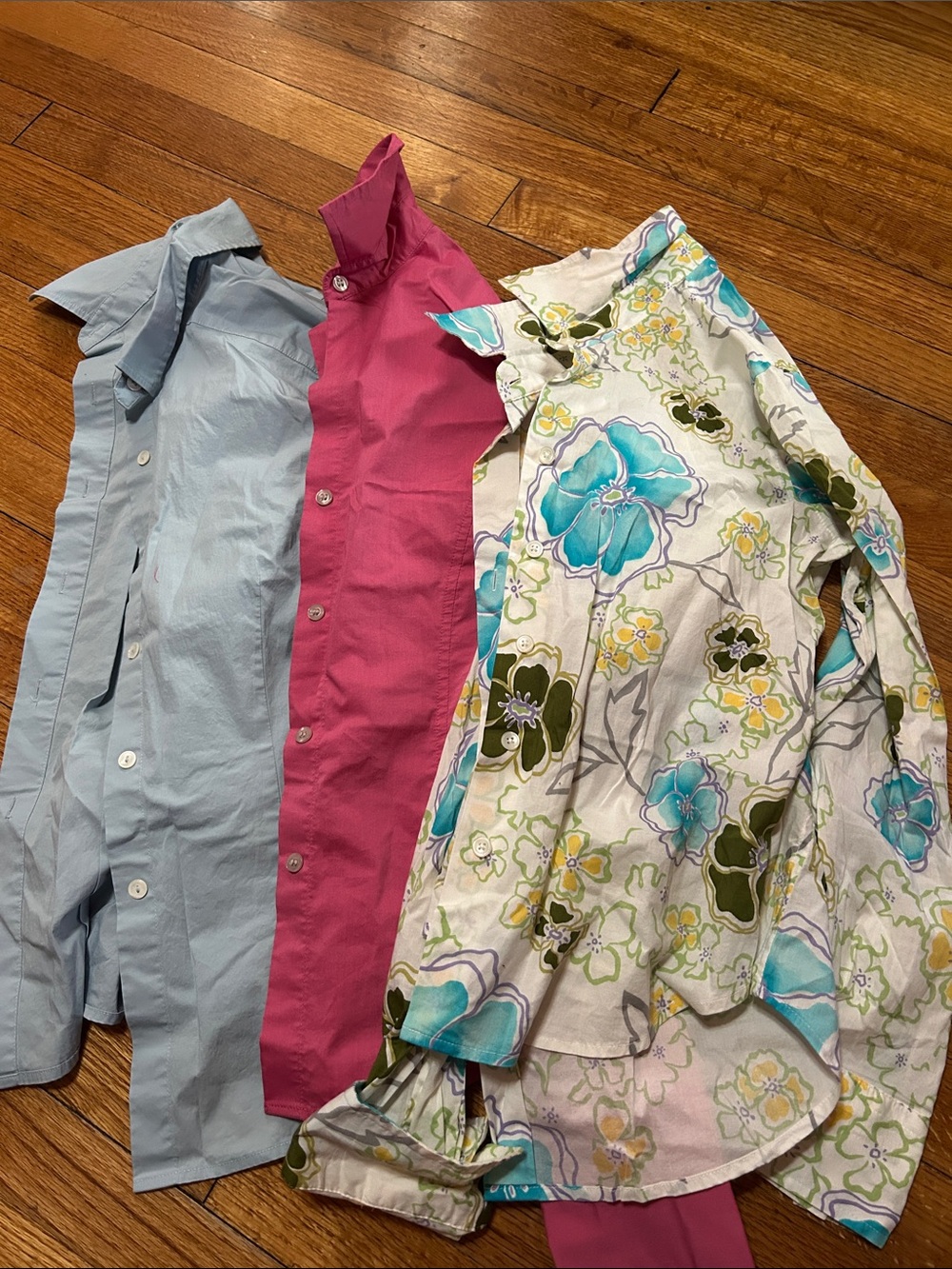 Woman’s vintage button up pink floral and blue